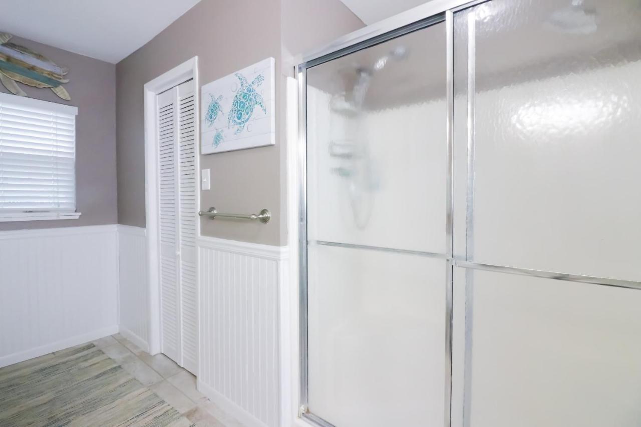 Sunny Daze Walk To Beach 2 Decks Pet Friendly Has A Mini Bar Galveston Exterior foto